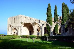 Bellapais abbey (all free photos.com) het Turkse deel van Cyprus wandelroutes
